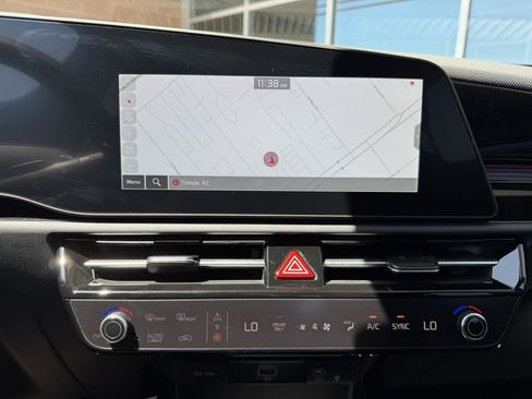 Used 2025 Kia Niro EX FWD image 21