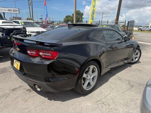 Used 2023 Chevrolet Camaro LT RWD image 4