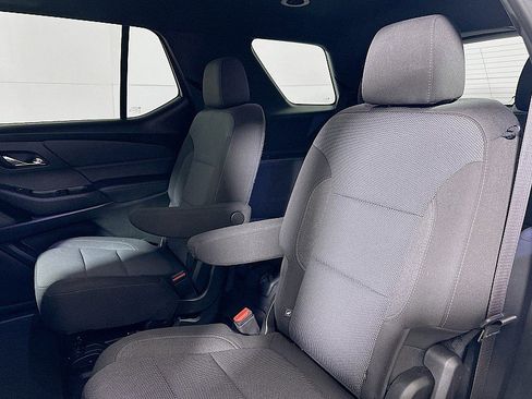 Used 2023 Chevrolet Traverse LT image 20