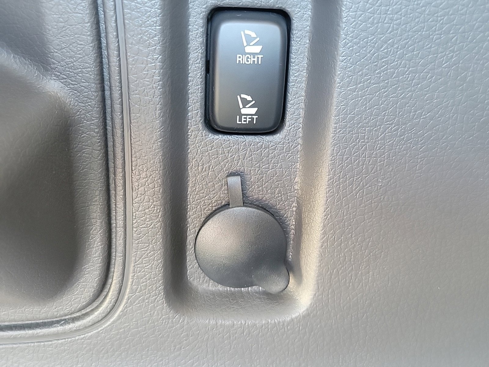 Used 2013 Ford Edge Limited FWD image 15