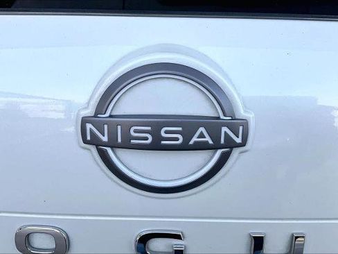 Certified 2023 Nissan Rogue SL w/ SL Premium Package image 30