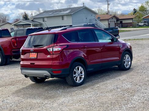 Used 2018 Ford Escape SE w/ SE Sync 3 Package AWD/4WD image 5