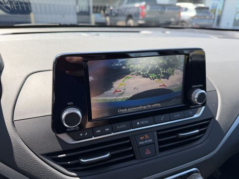 Used 2023 Nissan Altima 2.5 S FWD image 18