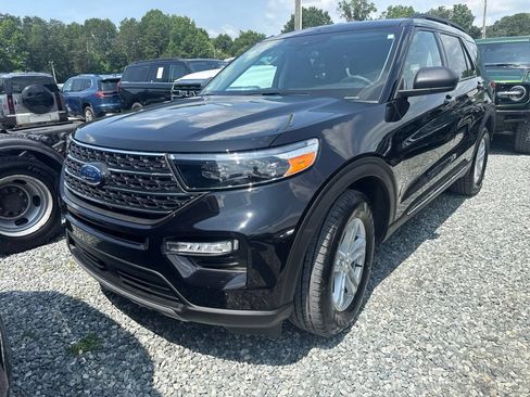Used 2023 Ford Explorer XLT w/ Equipment Group 202A AWD/4WD image 1