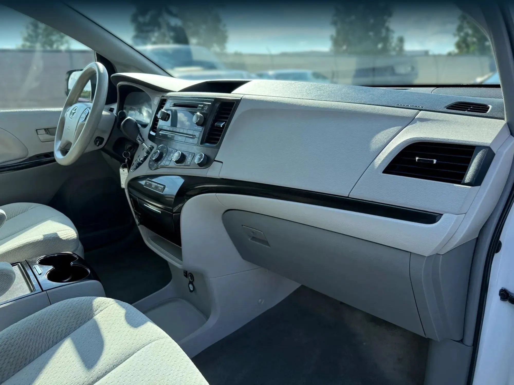 Used 2012 Toyota Sienna LE FWD image 19