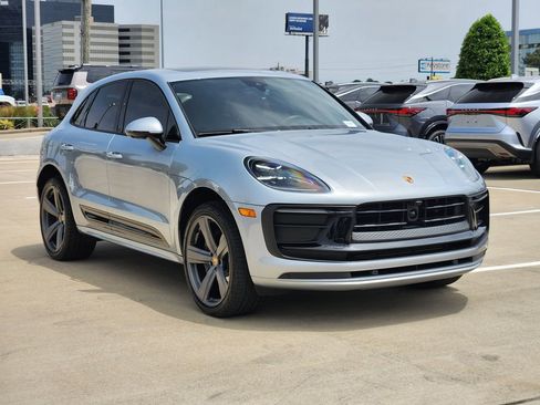 Used 2022 Porsche Macan AWD/4WD image 3