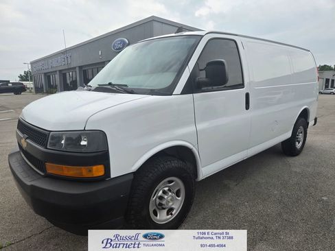 Used 2021 Chevrolet Express 2500 RWD image 1
