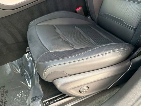 Used 2025 Mercedes-Benz GLE 53 AMG GLE 53 AMG image 39