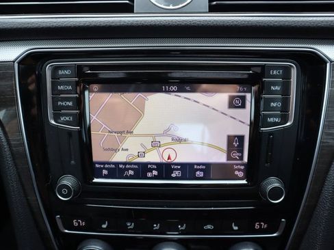 Used 2017 Volkswagen Passat 1.8T SE FWD image 12