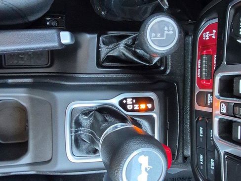 Certified 2025 Jeep Wrangler Unlimited Sport AWD/4WD image 29