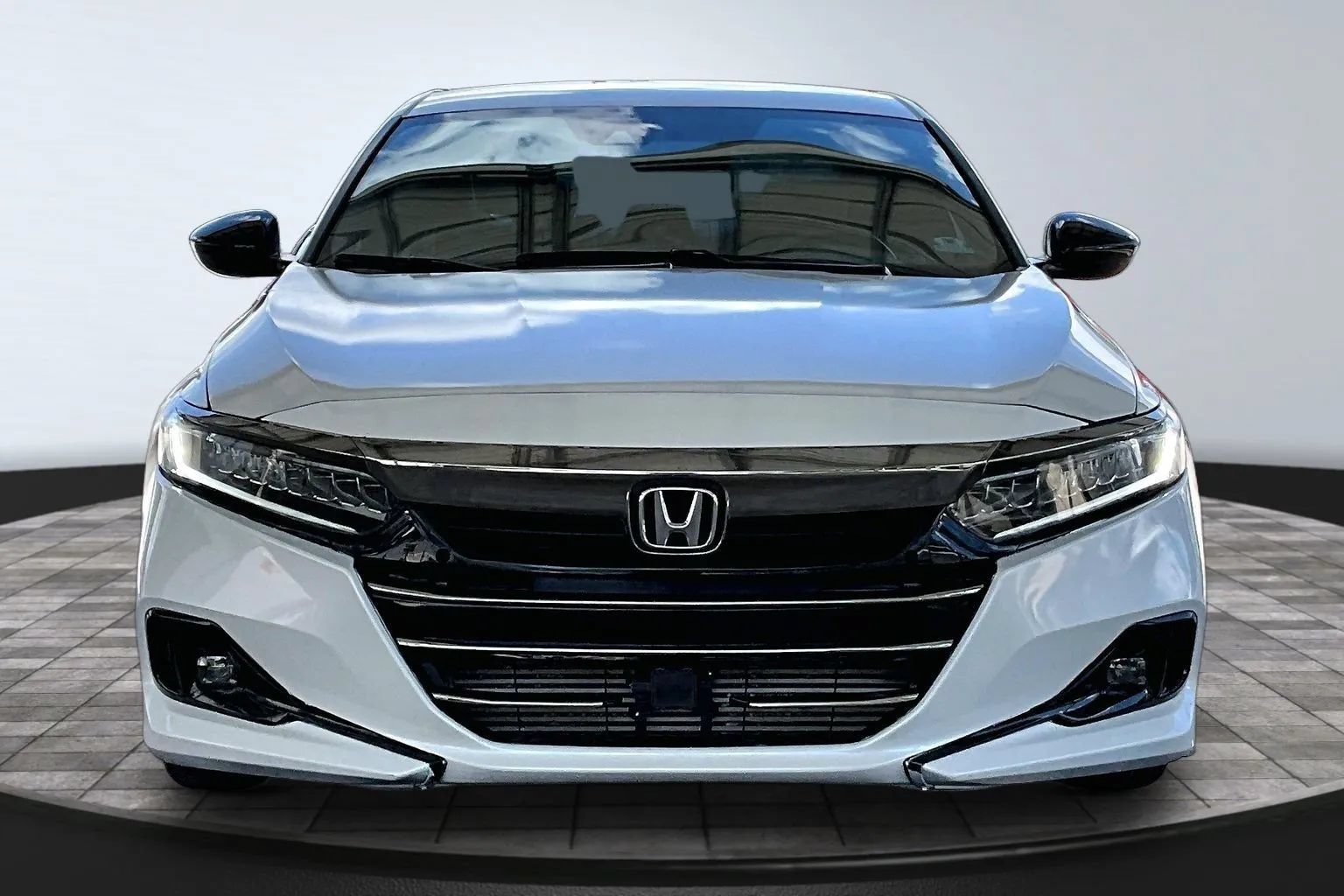 Used 2021 Honda Accord Sport image 2