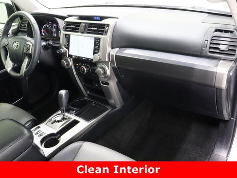 Used 2022 Toyota 4Runner SR5 Premium image 38