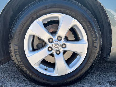 Used 2013 Toyota Sienna LE w/ Towing Pkg FWD image 11