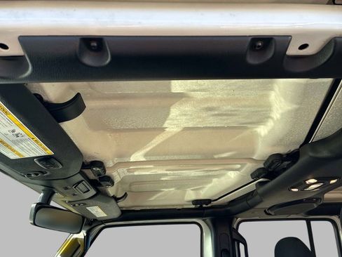 Used 2022 Jeep Wrangler Unlimited Sahara image 23