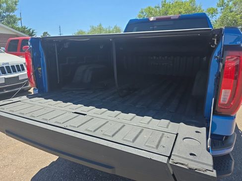 Used 2022 GMC Sierra 1500 AT4 w/ AT4 Preferred Package AWD/4WD image 17