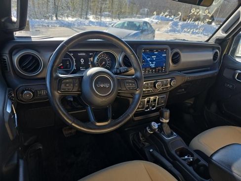 Used 2022 Jeep Wrangler Unlimited Sport image 15