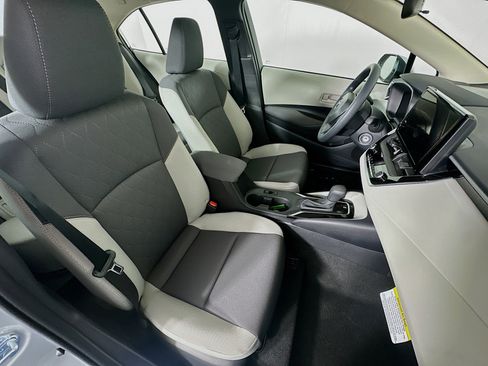 Used 2026 Toyota Corolla LE image 30