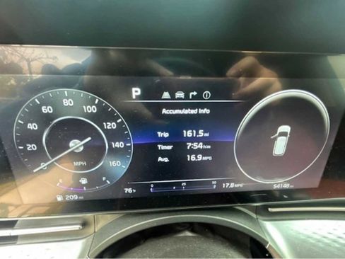 Certified 2024 Kia Carnival SX Prestige image 5