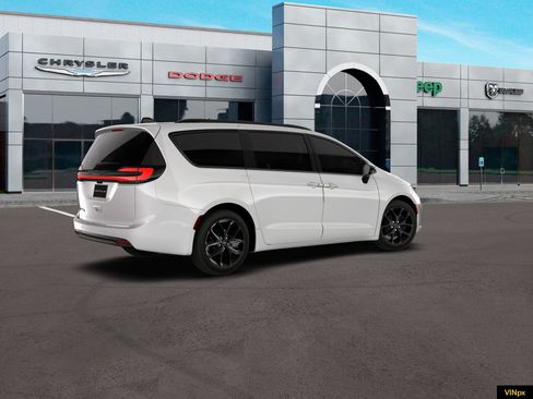 New 2026 Chrysler Pacifica Select w/ S Appearance Package image 8