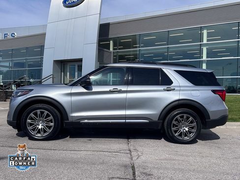 Certified 2025 Ford Explorer Active w/ Active Comfort Package AWD/4WD image 3
