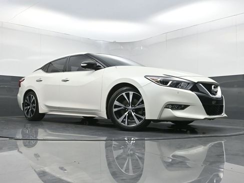 Used 2017 Nissan Maxima Platinum FWD image 25