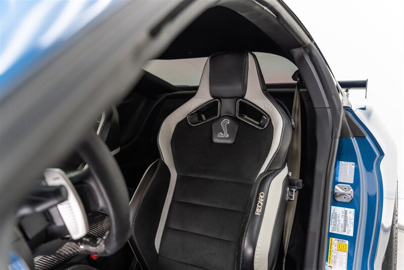 Used 2021 Ford Mustang Shelby GT500 w/ Carbon Fiber Track Pack RWD image 39