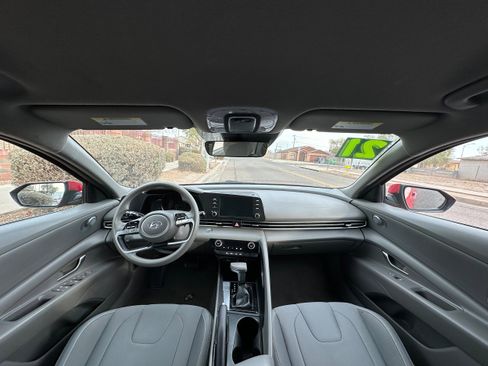 Used 2021 Hyundai Elantra SEL FWD image 13