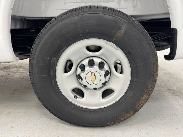 New 2025 Chevrolet Express 2500 w/ Driver Convenience Package RWD image 29