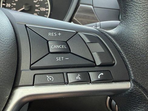 Used 2025 Nissan Altima 2.5 SV image 14