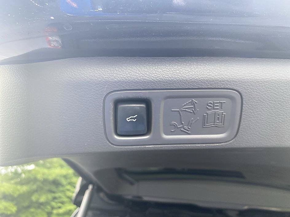 Used 2018 Ford Expedition Limited AWD/4WD image 28