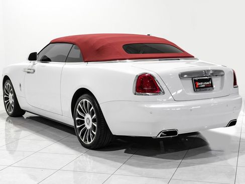 Used 2018 Rolls-Royce Dawn RWD image 16