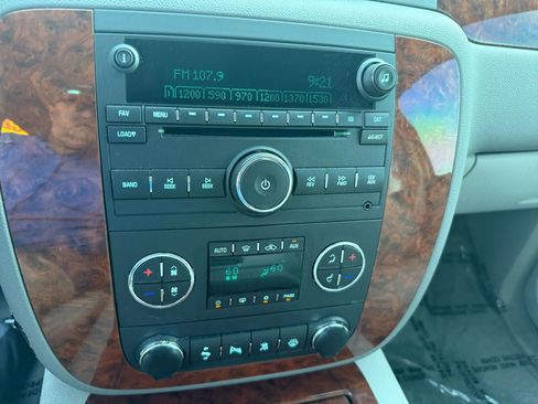 Used 2008 Chevrolet Suburban LTZ w/ LTZ Preferred Equipment Group image 16