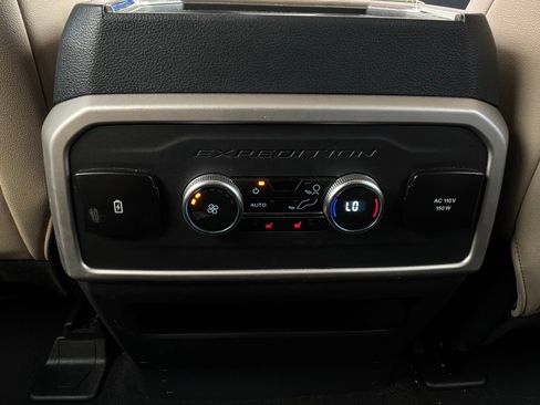 Used 2024 Ford Expedition Limited AWD/4WD image 14