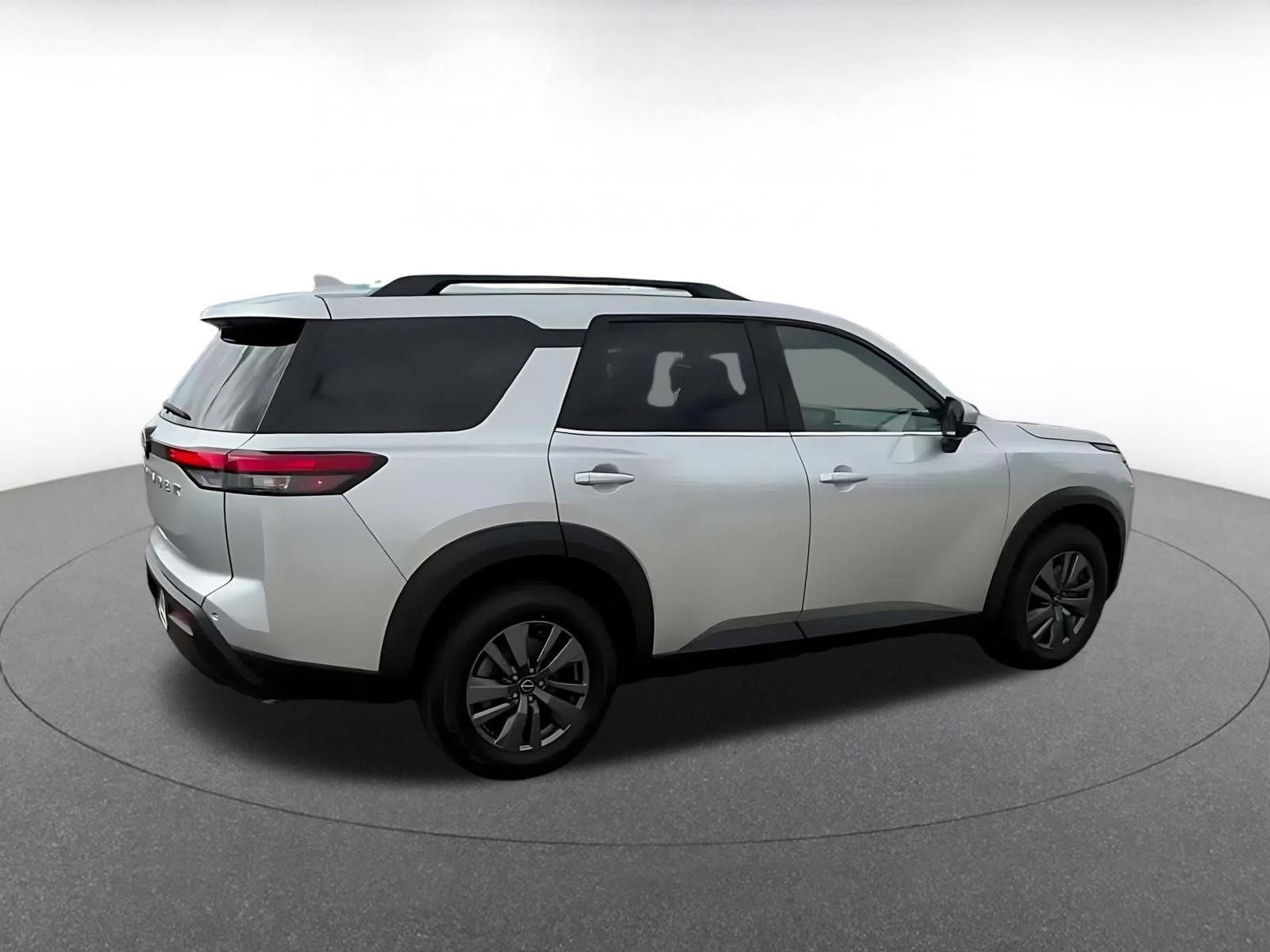 Used 2025 Nissan Pathfinder SV FWD image 14