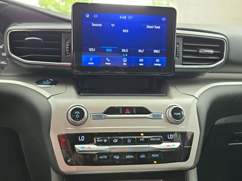 Used 2020 Ford Explorer XLT w/ Equipment Group 202A image 21