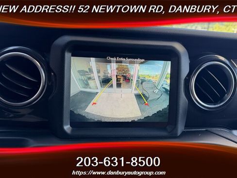 Used 2021 Jeep Wrangler Unlimited Sahara AWD/4WD image 23