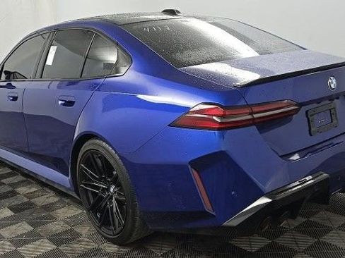 Used 2025 BMW M5 w/ Carbon Package AWD/4WD image 2