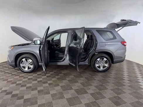 Certified 2024 Honda Pilot EX-L image 17