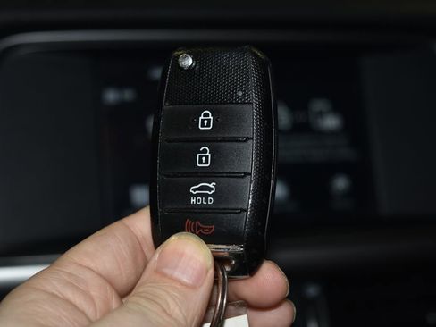 Used 2018 Kia Optima LX image 18