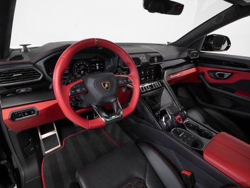 Used 2022 Lamborghini Urus image 5