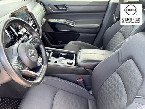 Certified 2024 Nissan Pathfinder SV image 20