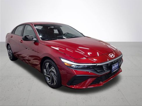 Certified 2025 Hyundai Elantra Sport image 5