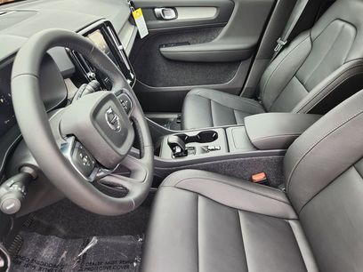 New 2026 Volvo XC40 B5 Core w/ Climate Package