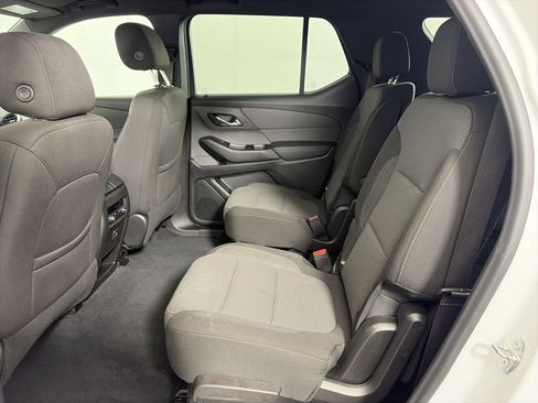 Used 2023 Chevrolet Traverse LT w/ Rear Camera Mirror Package AWD/4WD image 7