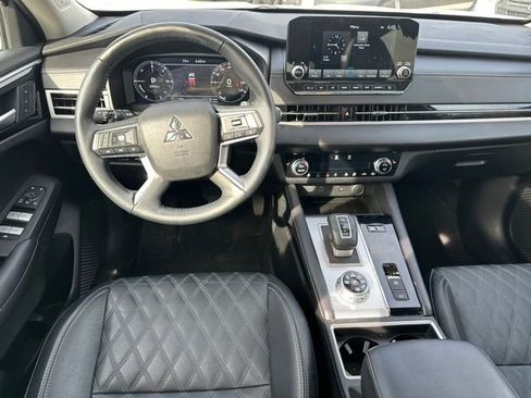 Used 2024 Mitsubishi Outlander SEL Black Edition AWD/4WD image 17