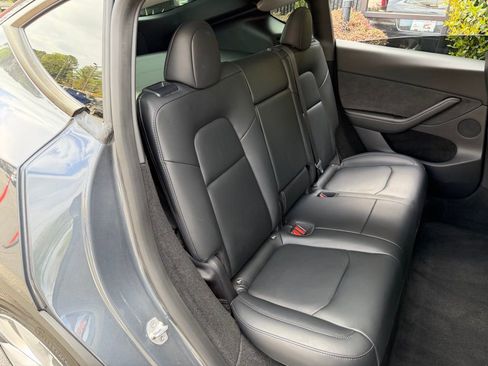 Used 2023 Tesla Model Y Long Range image 39