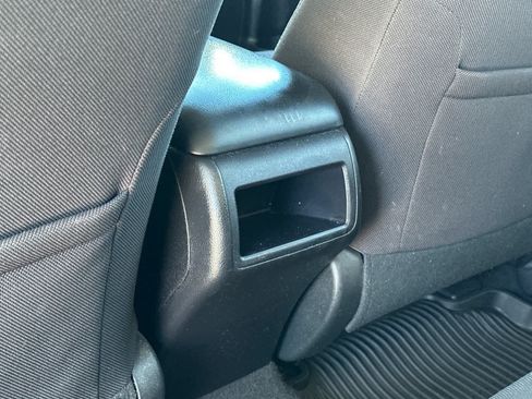Used 2016 Toyota Camry LE FWD image 14
