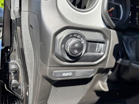 Used 2024 Jeep Gladiator Sport image 37