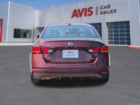 Used 2025 Nissan Altima 2.5 SV AWD/4WD image 7