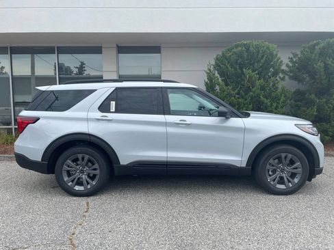 New 2026 Ford Explorer Active w/ Active Comfort Package AWD/4WD image 6